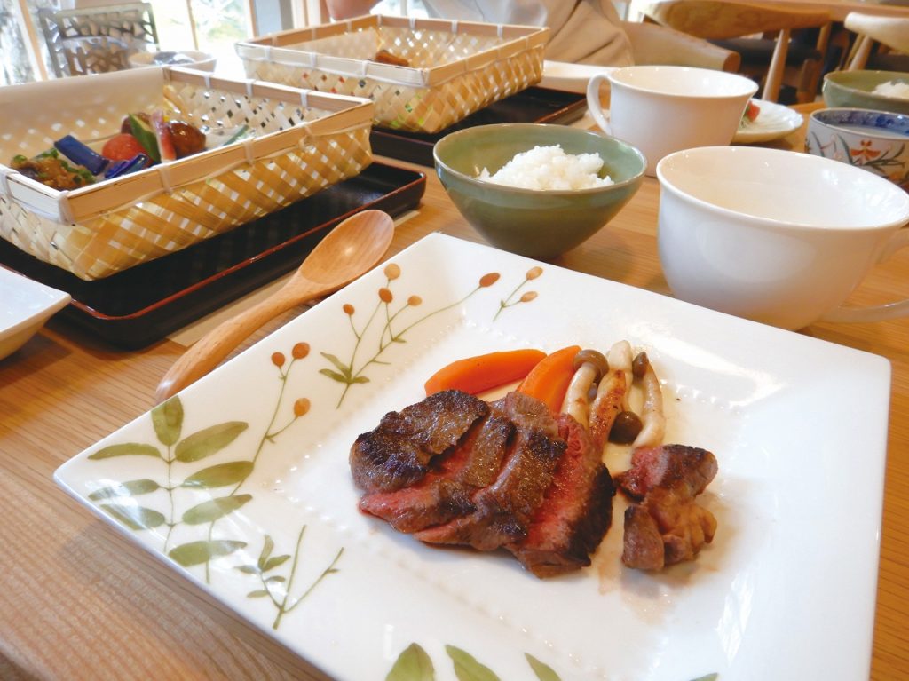 和牛とステーキと副菜4品
